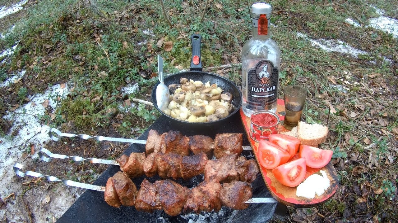 Поход в лес с ночёвкой у озера#Жарю шашлык и картошку с грибами#Выпивка#Отдых18+)