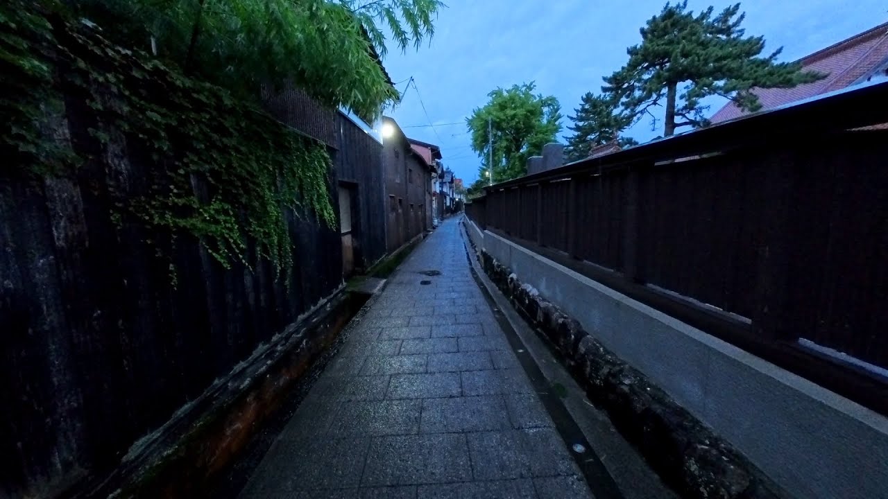 【4K】Quiet Rainy Morning Walk in Historic Wakasa Town | Hidden Japan in Tottori 若桜重要伝統的建造物群 雨の朝散歩
