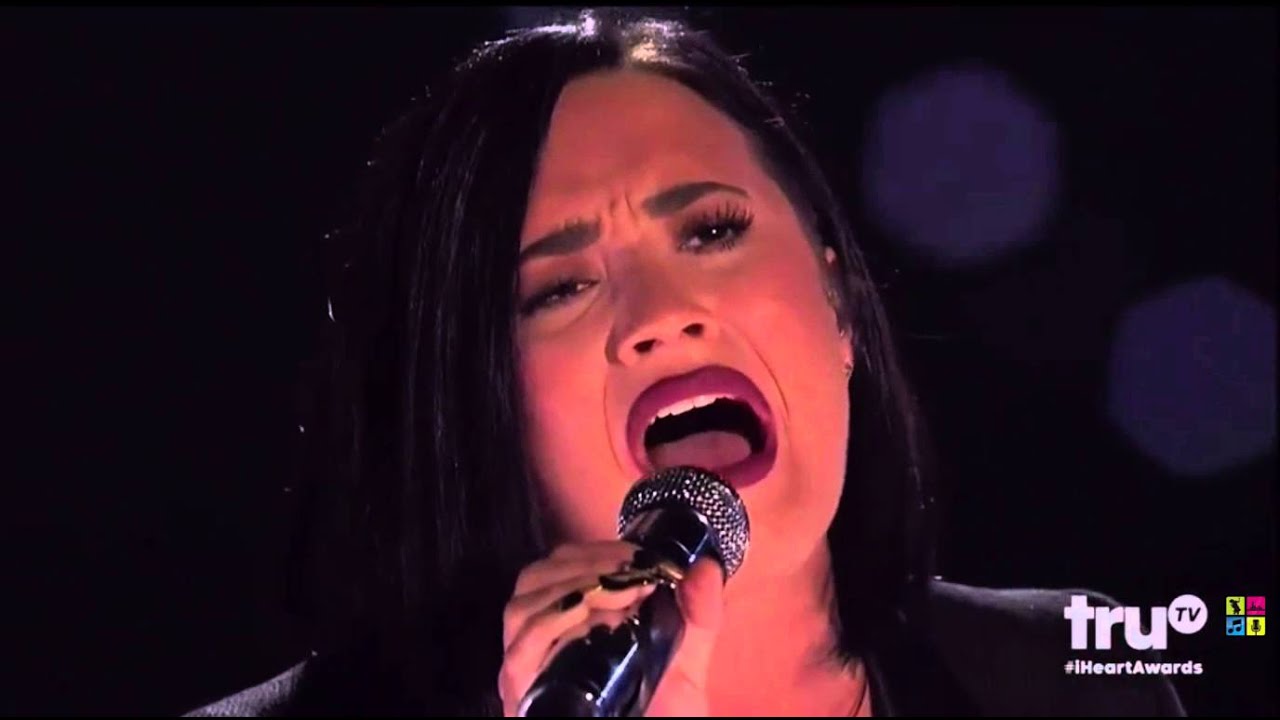 Demi Lovato - Stone Cold (with Brad Paisley) Live at iHeartRadio Music Awards 2016
