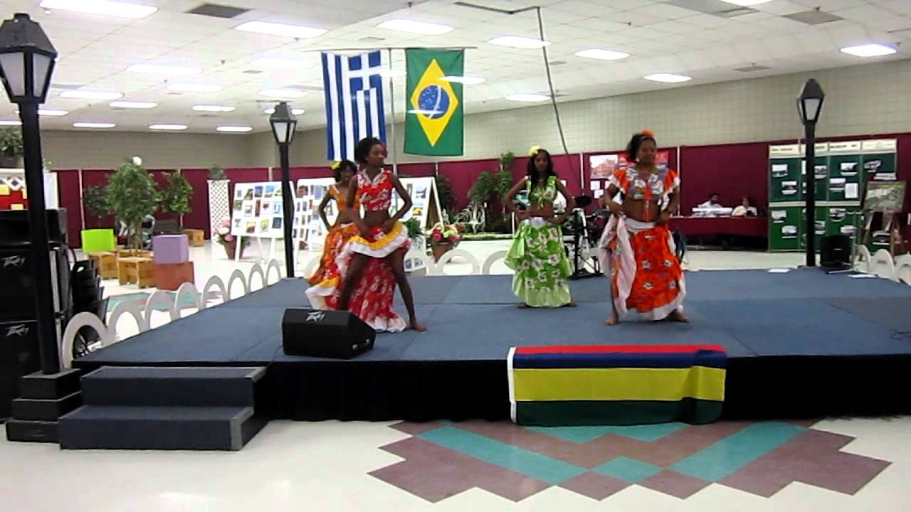 Island Vibe Dance Group Canada(Tik tiké Laura Beg)
