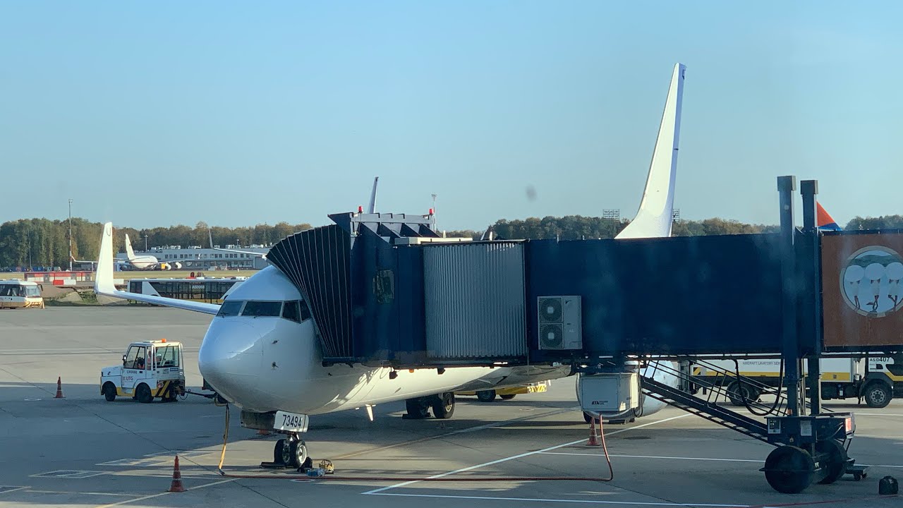 Перелет Сочи - Москва (VKO) / А\К Utair / Boeing 737-800
