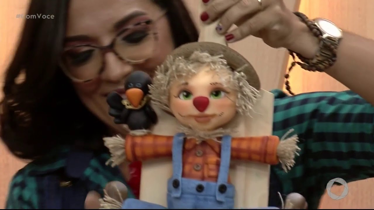 Com Você - Artesã retrata o período junino em forma de biscuit