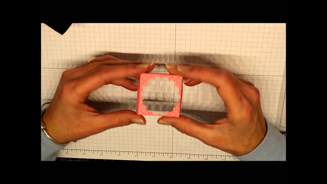 How To Make: A Mini Cupcake Box.wmv