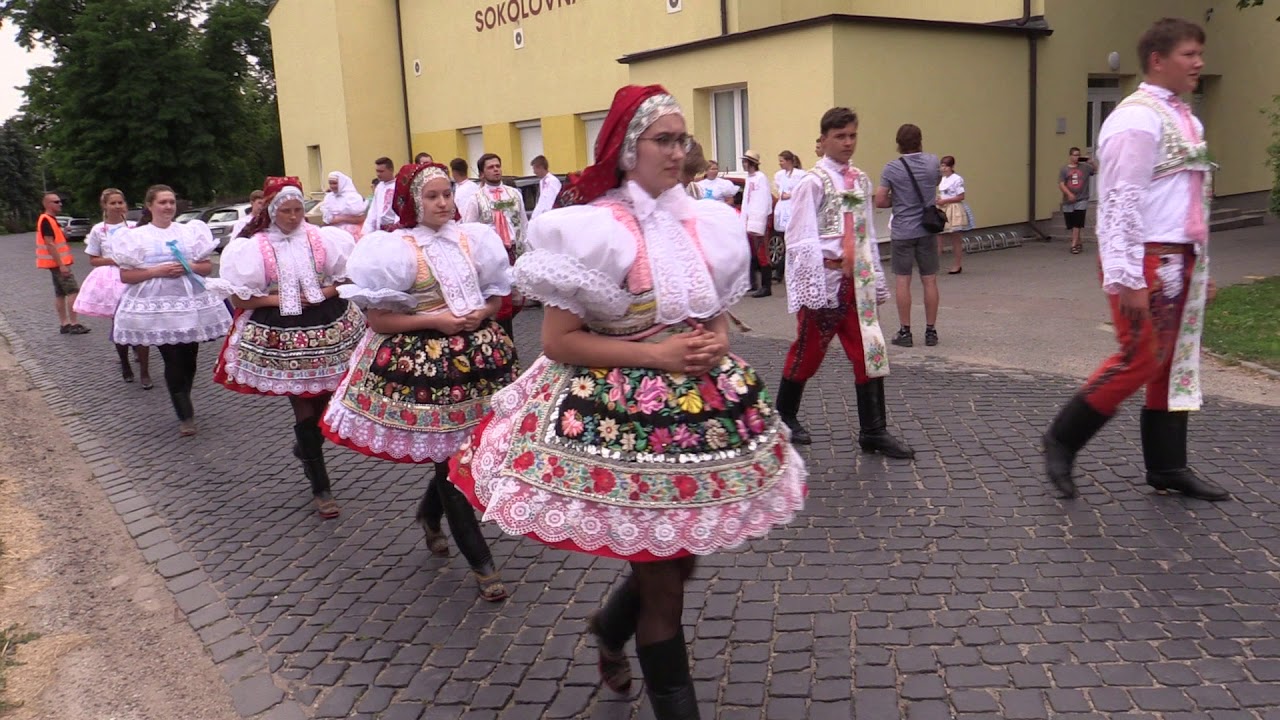 ČEJČ-ČEJČSKÉ HODY 2019 (nedělní krojovaný průvod vychází od sokolovny)
