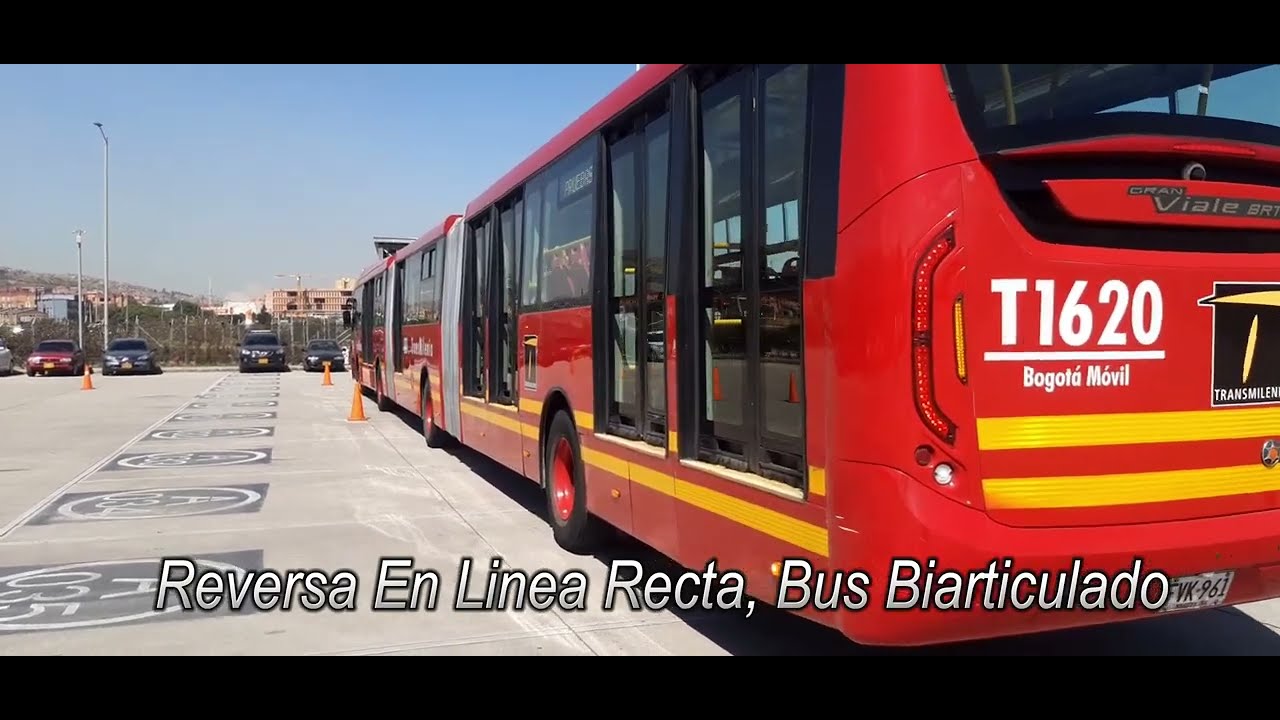Reversa en linea recta bus biarticulado