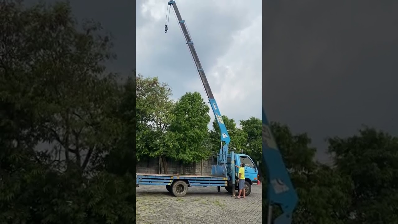 Hyundai 136ps crane tadano 3 ton 5 section selfloader dijual