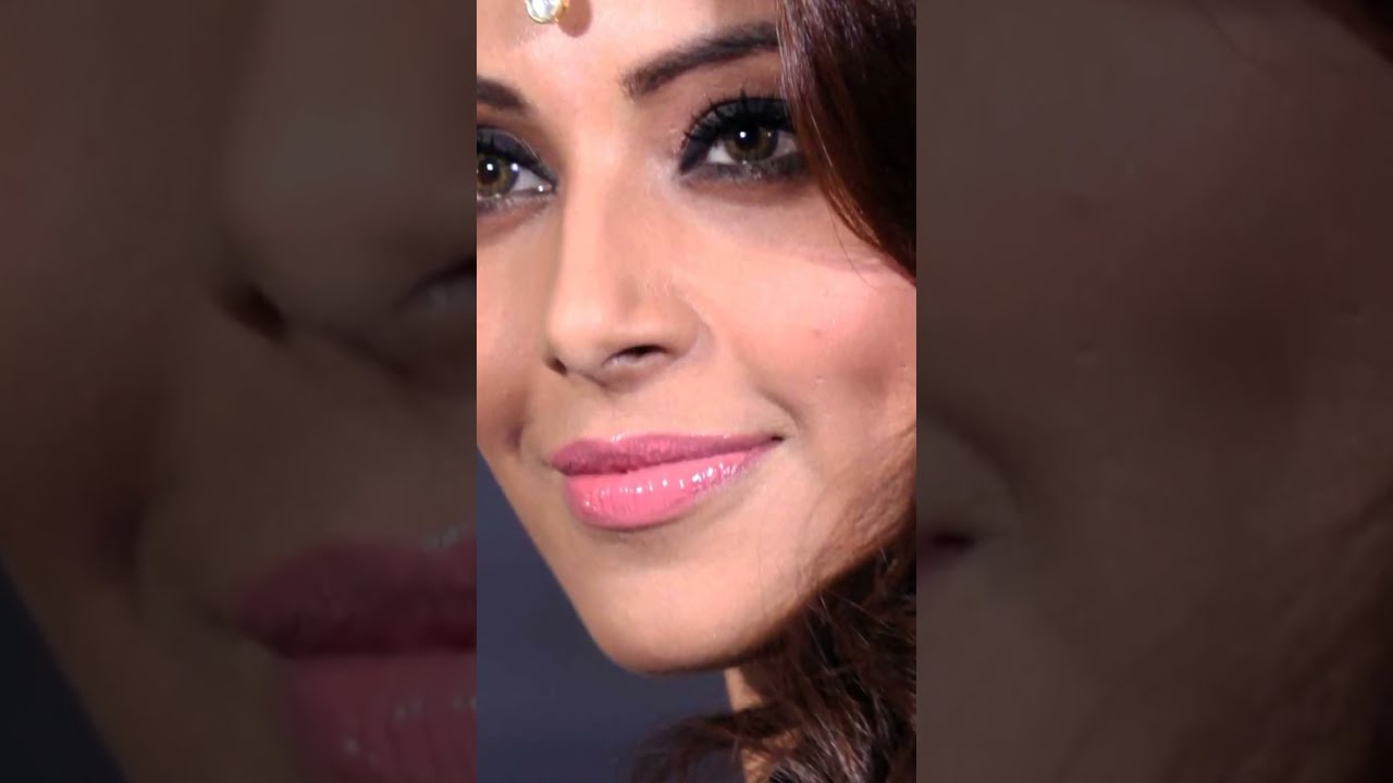 Model And Glamourous Actress Bipasha Basu Beautiful Lips Closeup 