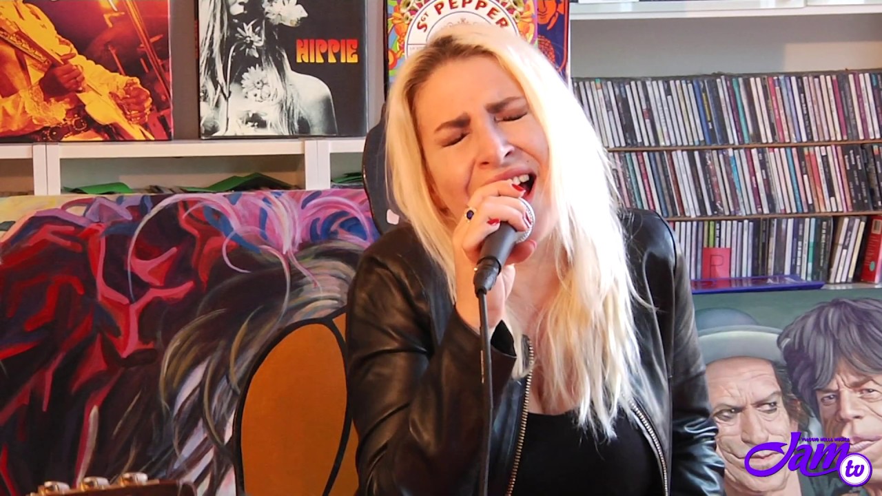 Romina Falconi – Le Cinque Fasi del Dolore (Live @ Jam TV)