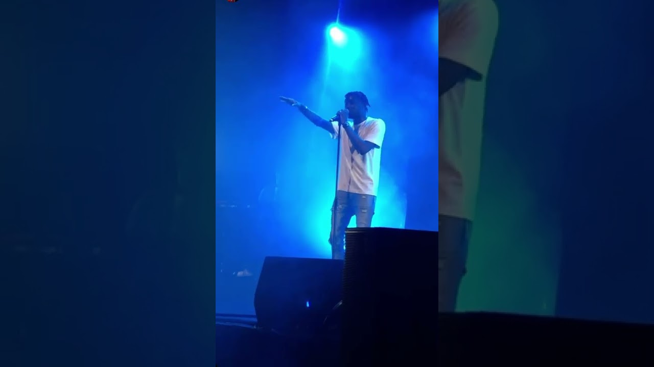 Tiakola - M3lo Live en Concert