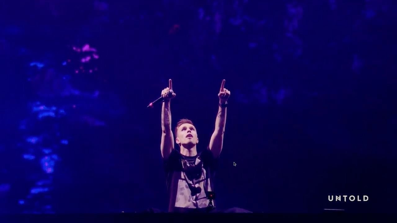 @NickyRomero plays 