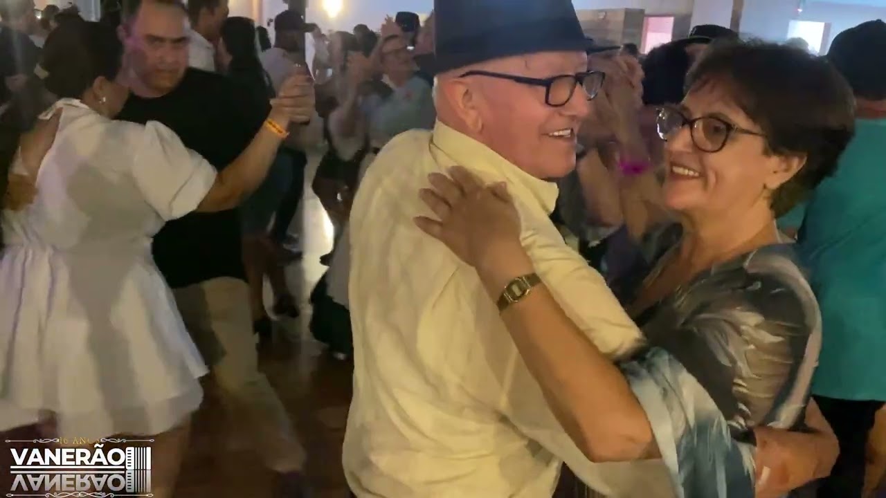 Só vaneiras no baile em Laurentino - Salão do Fofão - Grupo Vanerão