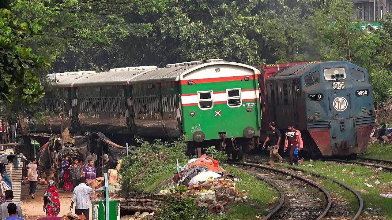 Broad Gauge Vs. Metre Gauge Railway Crossing (Interaction)