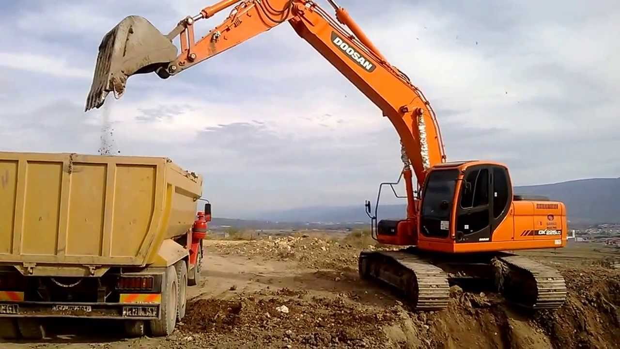 doosan 225 hafriyat yüklüyor