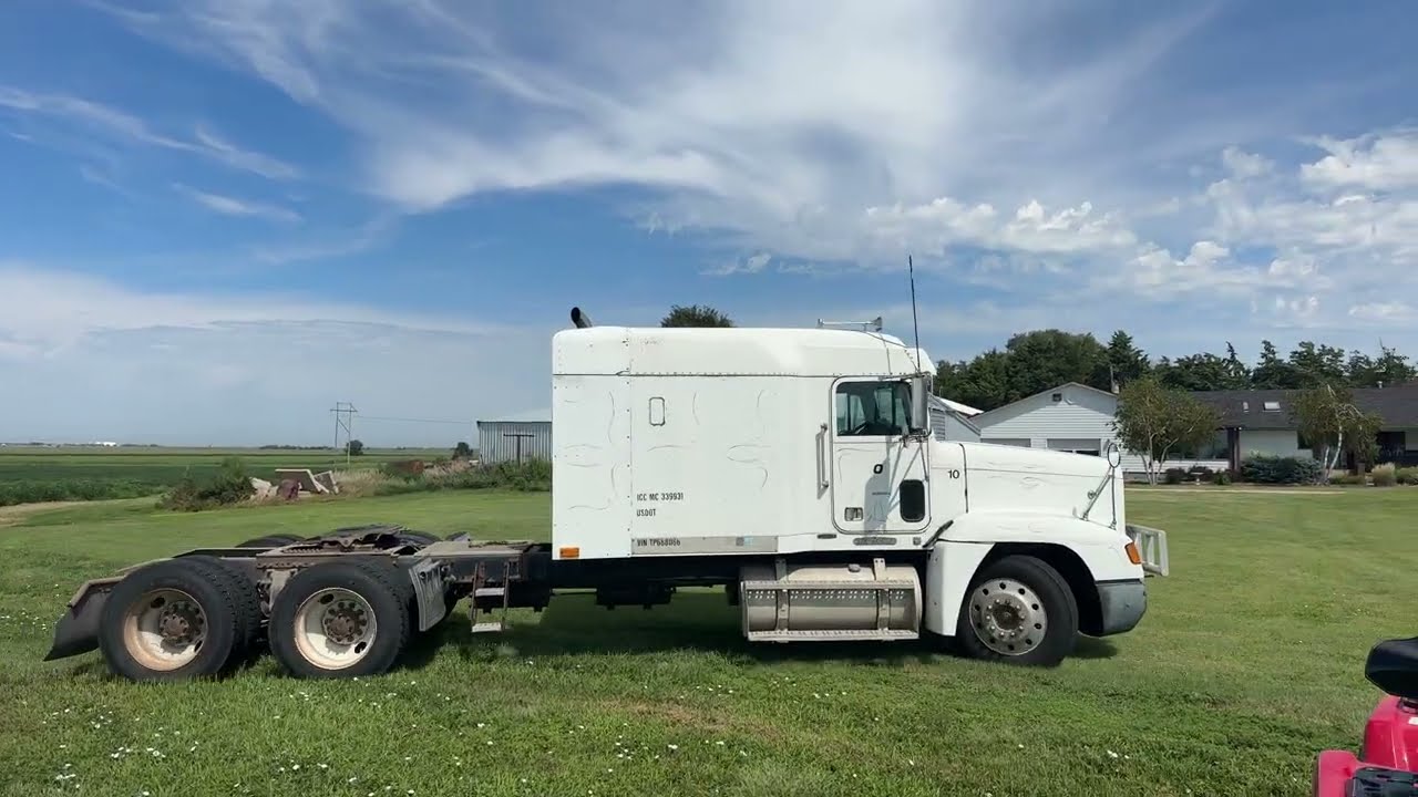 1996 Freightliner FLD120 Sleeper Semi Truck | For Sale | September 9