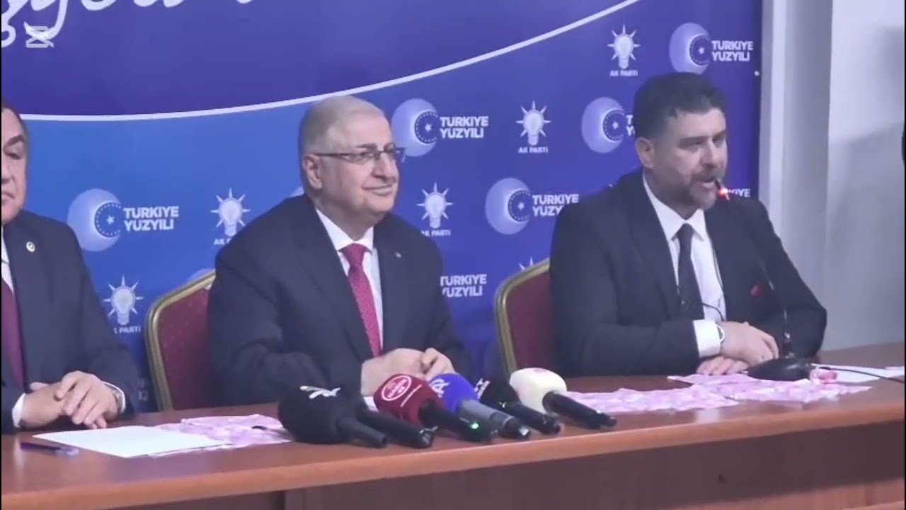 Bakan Güler Muş'ta Ak Parti Teşkilatını ziyaret etti 