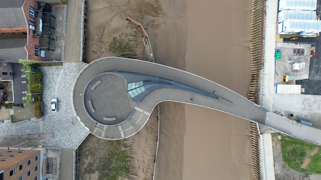 Hull / Scale Lane Pinball Bridge / Yorkshire  / UK / Drone