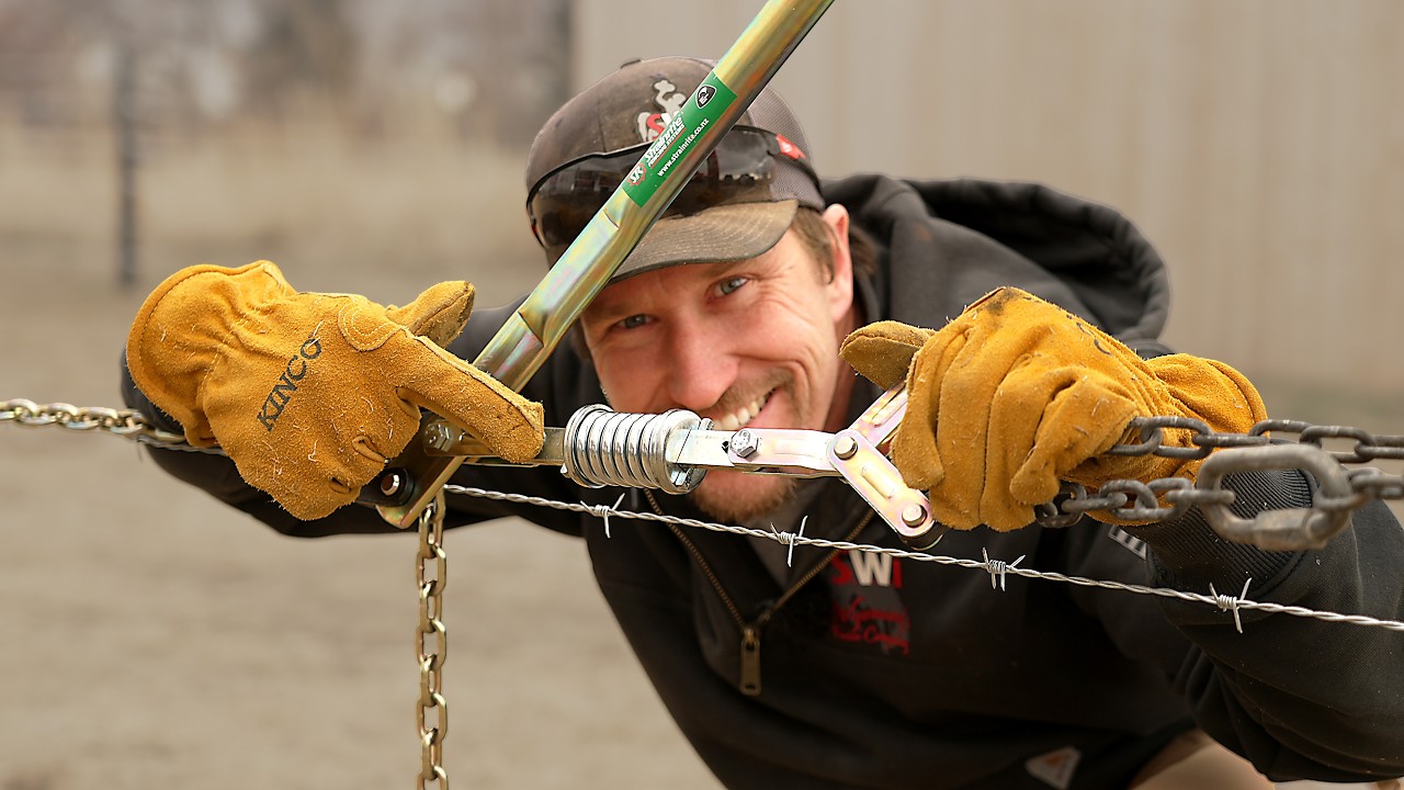 The Fence Tool Every Farmer Doesn't Know He Needs