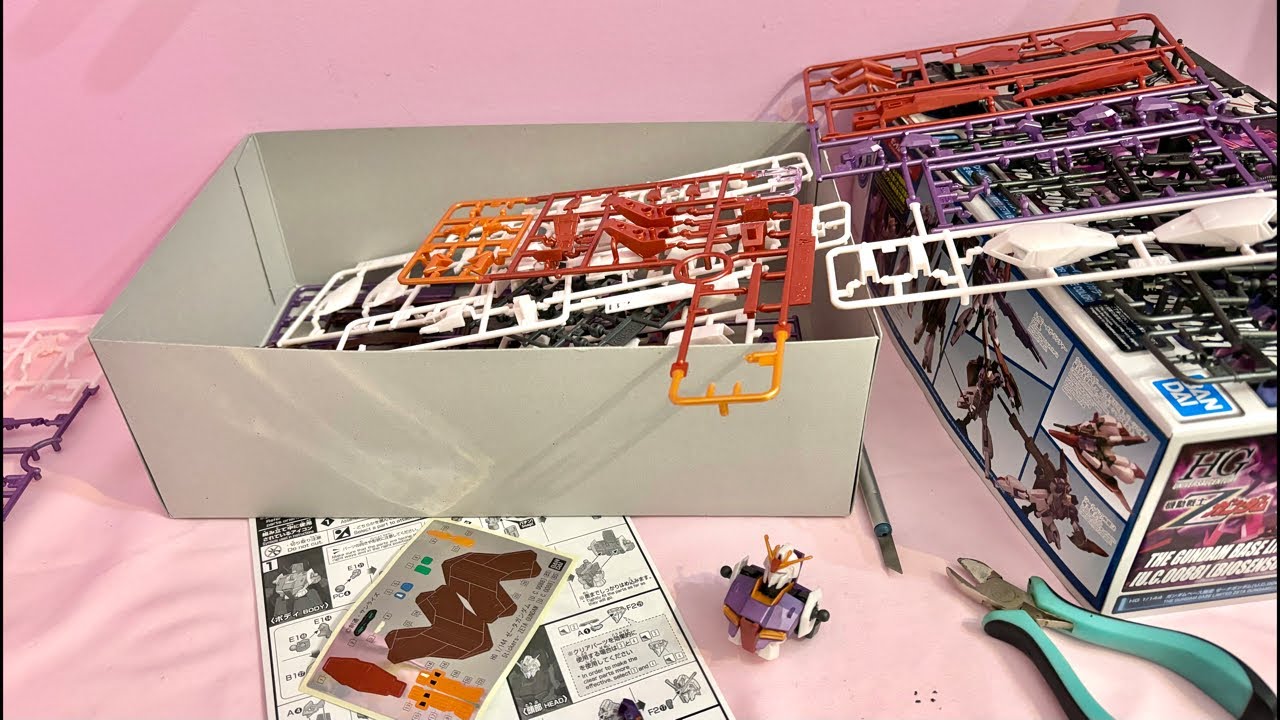 Building HG Zeta from the Gundam Base