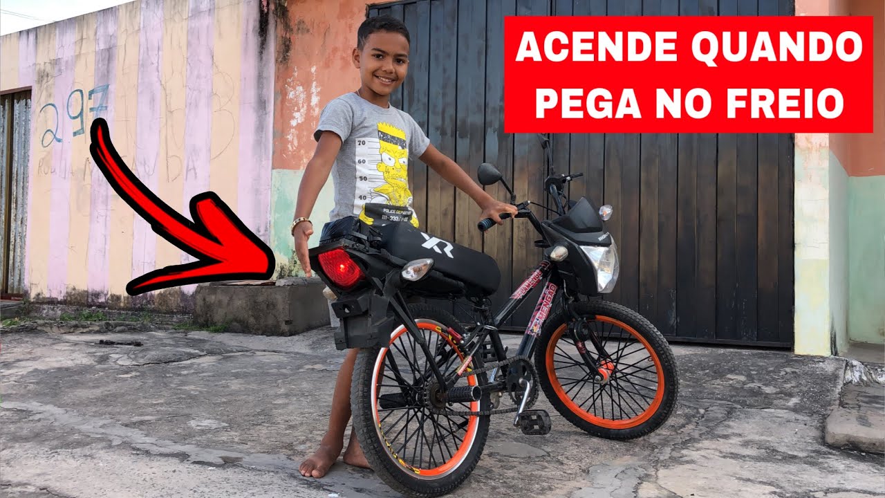 Botei a luz de freio de moto na minha bicicleta
