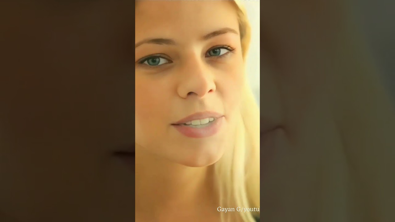 smoking beautiful girl 😍👄 