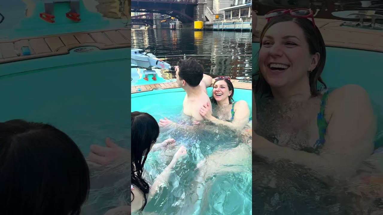 Hot Tub Boats in the Chicago River