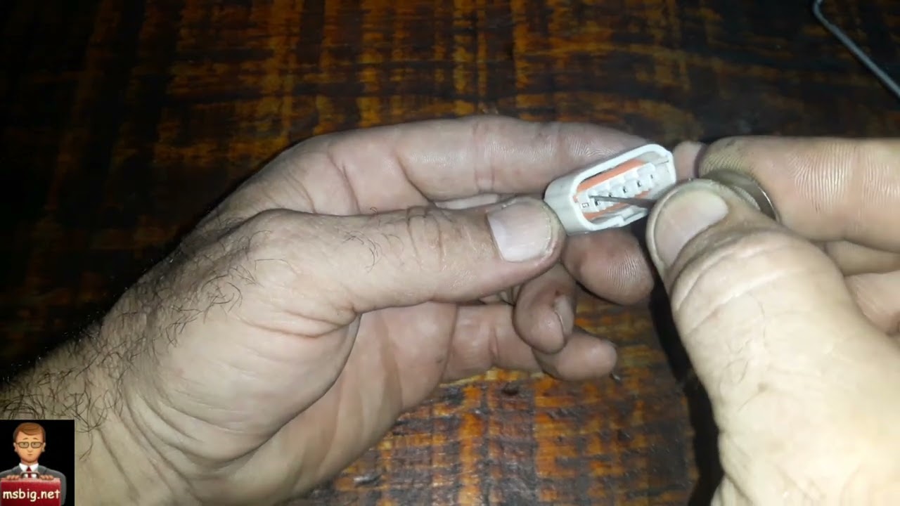 Ferramenta para retirar terminais do conector da bomba de combustível honda