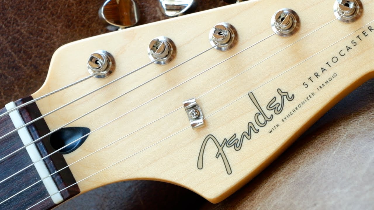 Стоит ли покупать укороченный страт? | Обзор Junior Stratocaster 2024 Japan + демо White