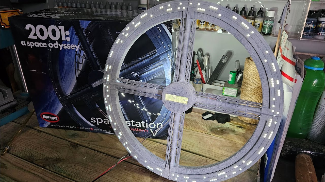Building the Moebius Models 2001 Space Station V 1:2600 Scale - Part 2 - Finishing the Outer Ring