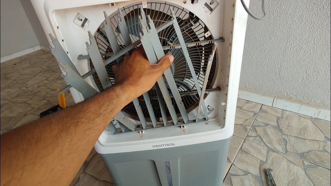 Climatizador ventisol - limpando a parte frontal e regulando as paletas