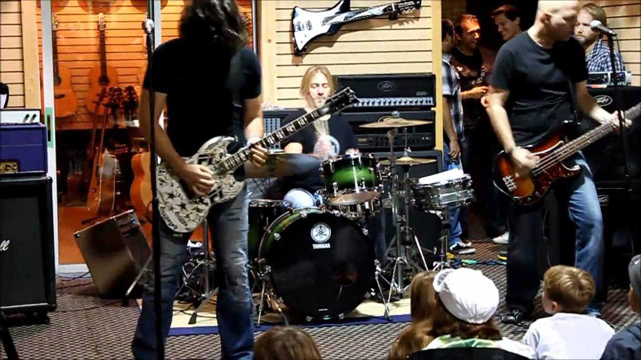 PhilX - Hotel California Solo Live at The Guitar World Oakville