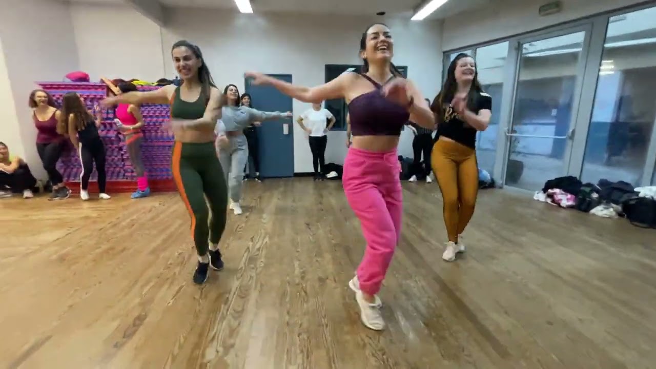 Séquence Samba niveau avancé - Chorégraphie de Samba Brésilienne rapide.