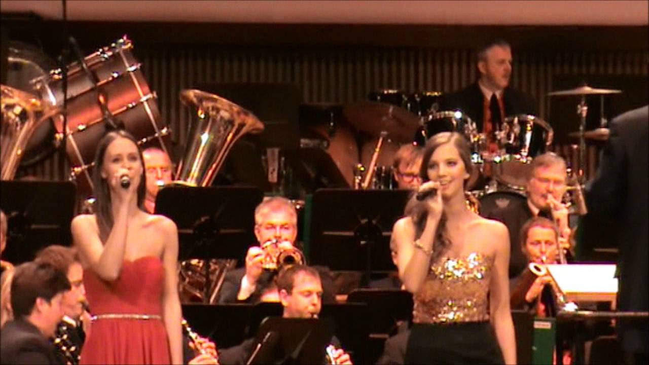 LISA HOFER und KATHARINA EGGER - The Rose