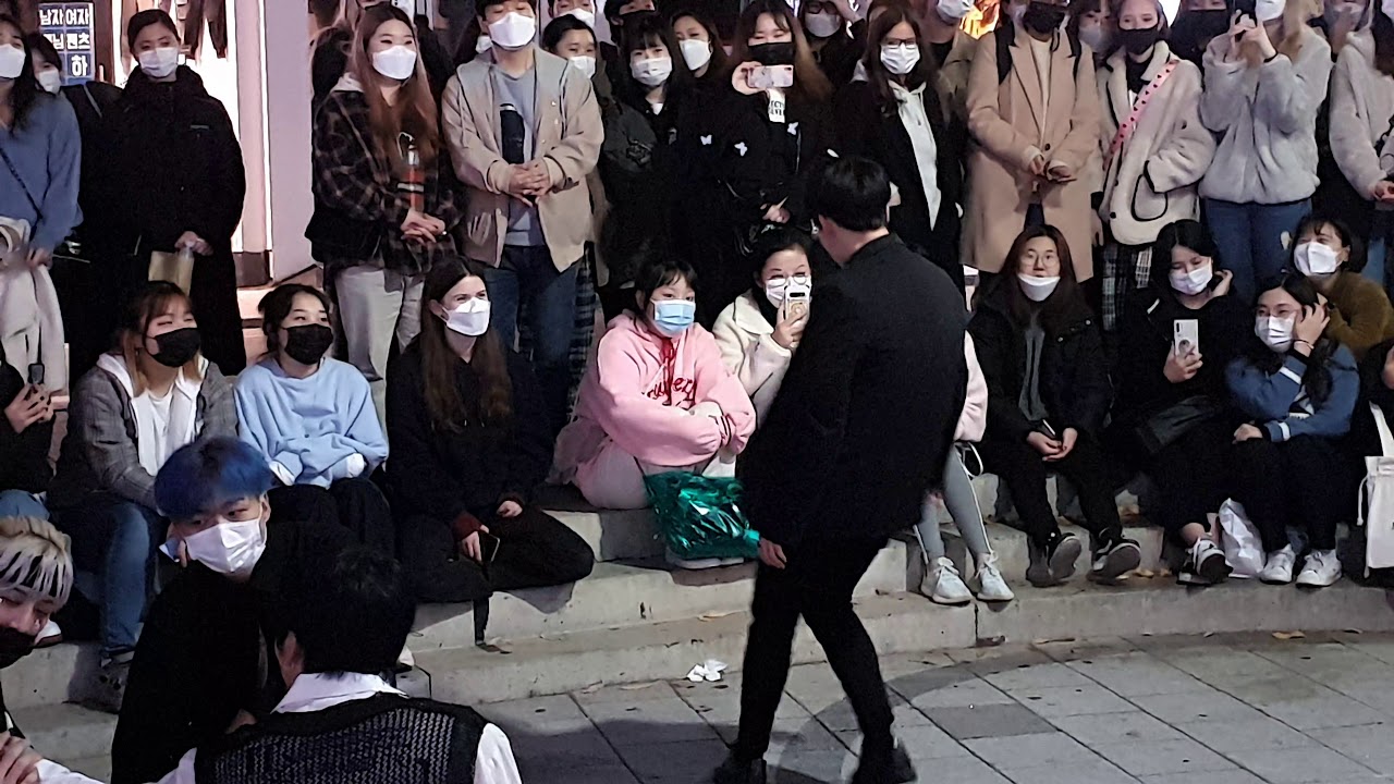 LIMIT. HONGDAE STREET DYNAMIC FANTASTIC BUSKING. 20201113.