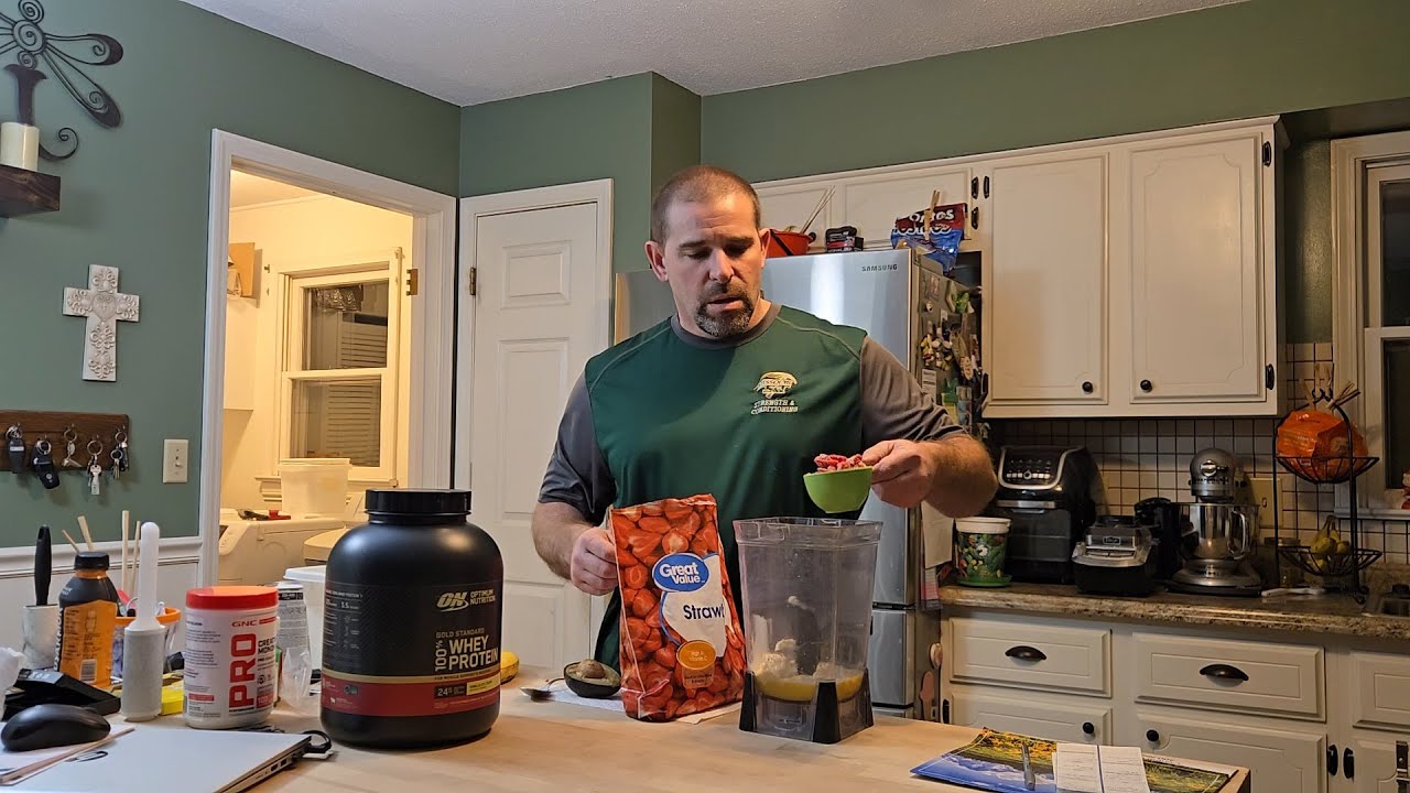 PROTEIN SHAKE:  Creamy Strawberry Banana