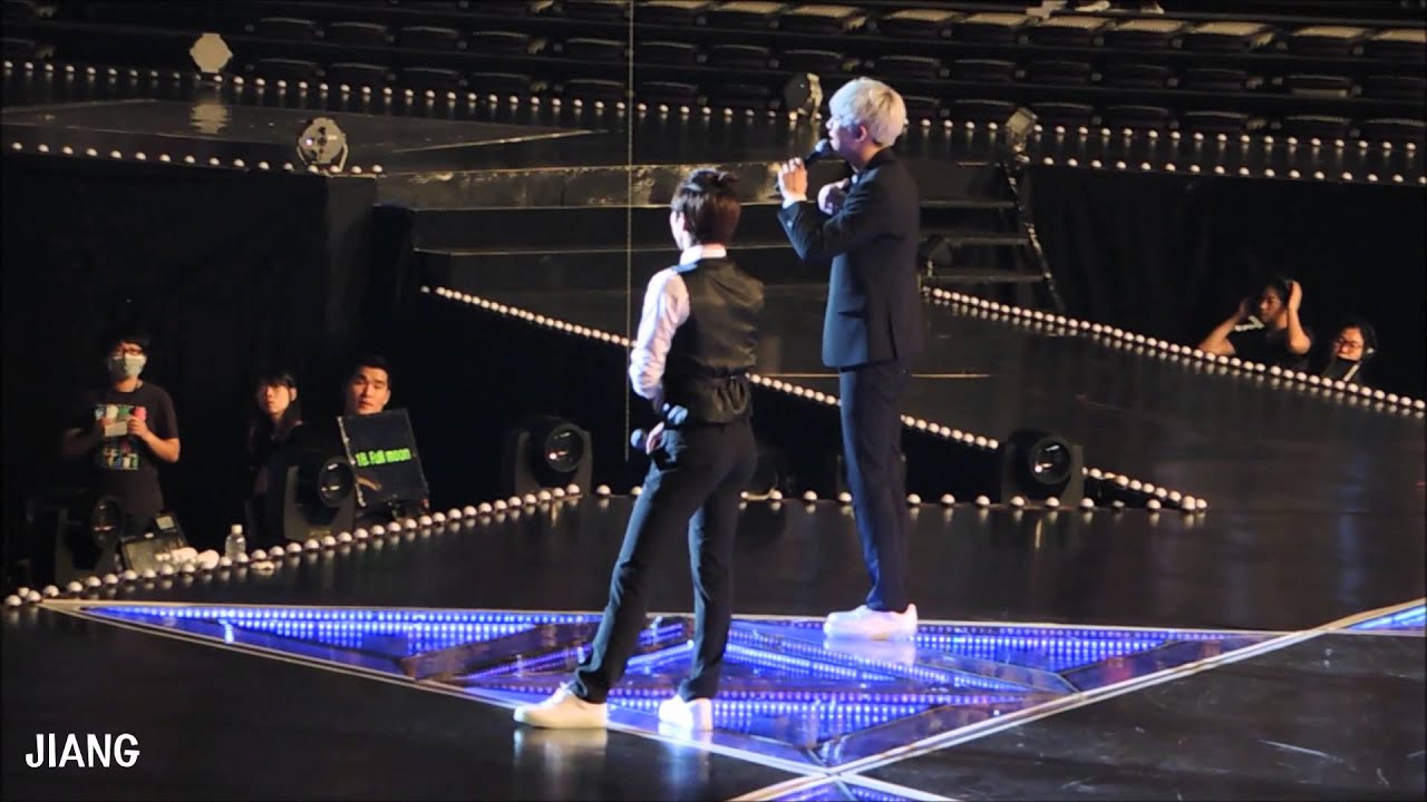 150612 EXO Luxion in Taipei Day1 Chanyeol and Xiumin Talk and Full moon