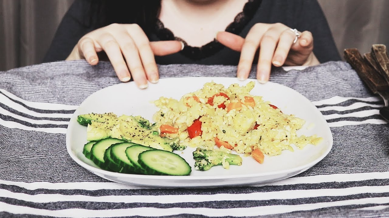 ASMR SVENSKA MUKBANG - Äter stekt ris, kyckling & grönsaker! (NY SETUP)