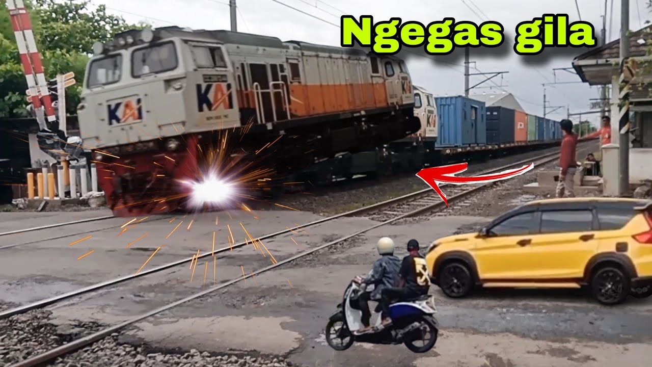 Kereta Api Panjang GASPOL❗️Kereta Api Indonesia | Keeeta Cepat | Commuter Line