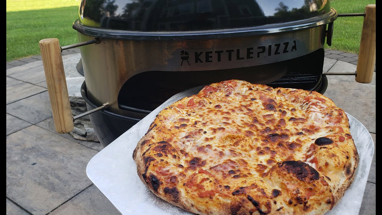Советы и рекомендации: насадка для пиццы Kettle Pizza для гриля Weber. Что я узнал за год использ...