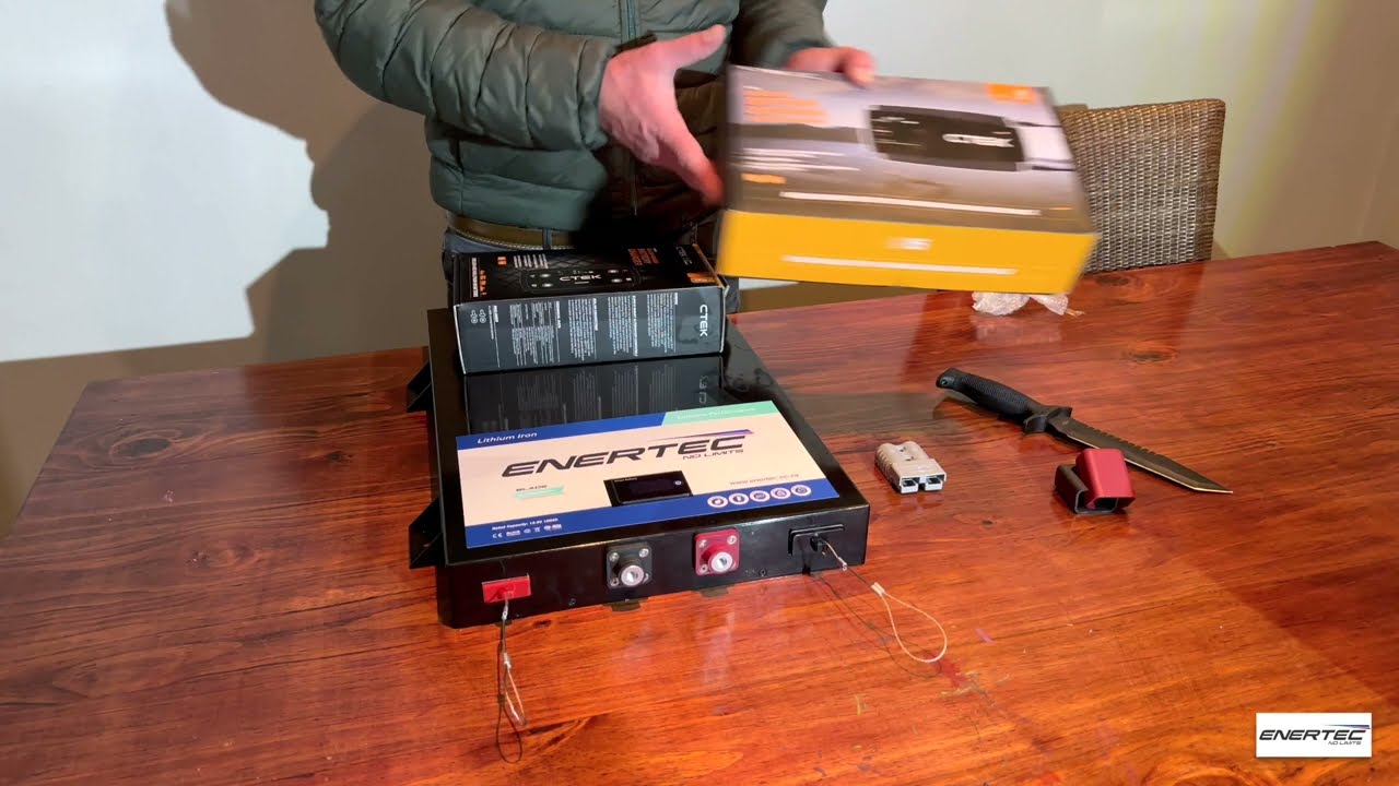 Unboxing the Enertec 100Ah Blade lithium-ion battery