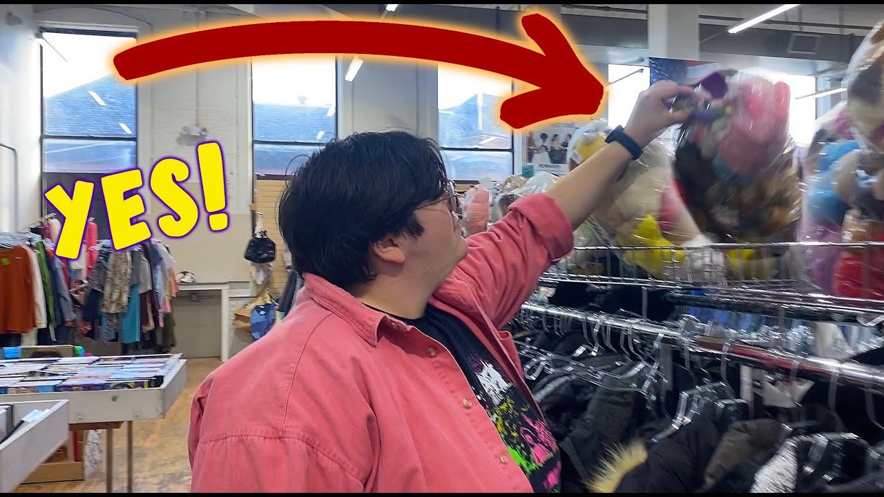 THIS Vintage Find was HIDDEN in plain sight! Vintage and retro 90s toys + Vintage Christmas!