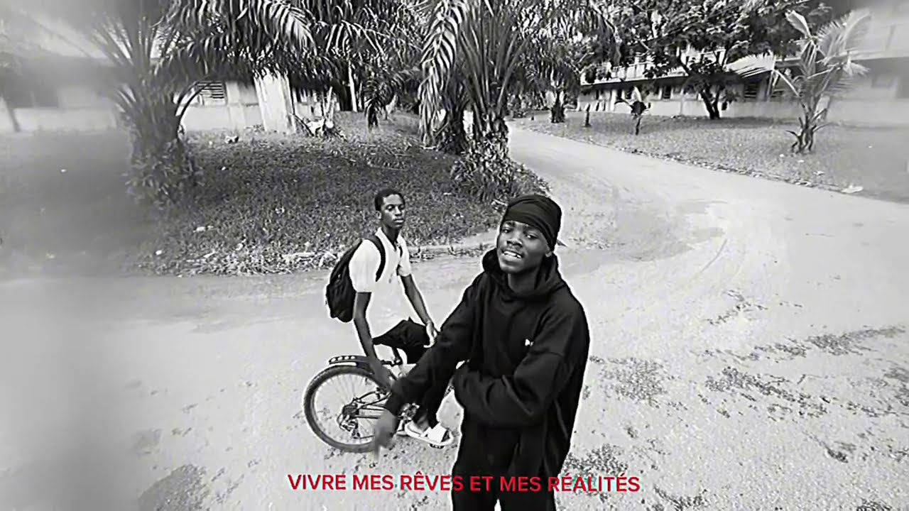 MKLAVOLKA - PAS CAMARADE (Visualizer)
