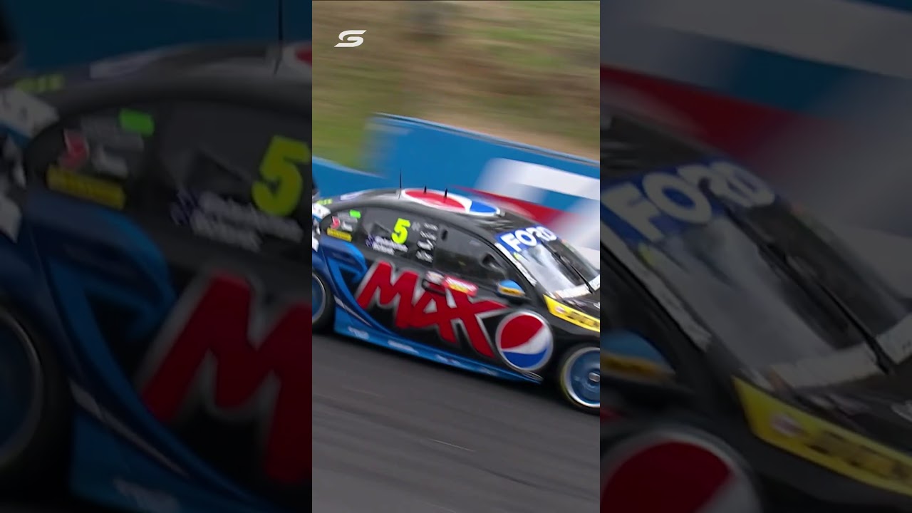 The ultimate battle of two titans 🥊 #bathurst1000