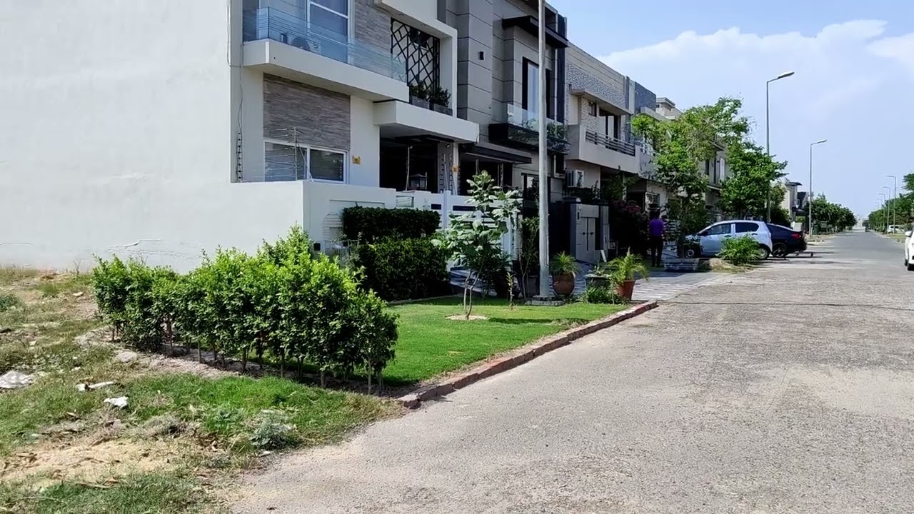 5 MARLA PLOT IN DHA PHASE 6 BLOCK D LOWEST PRICE