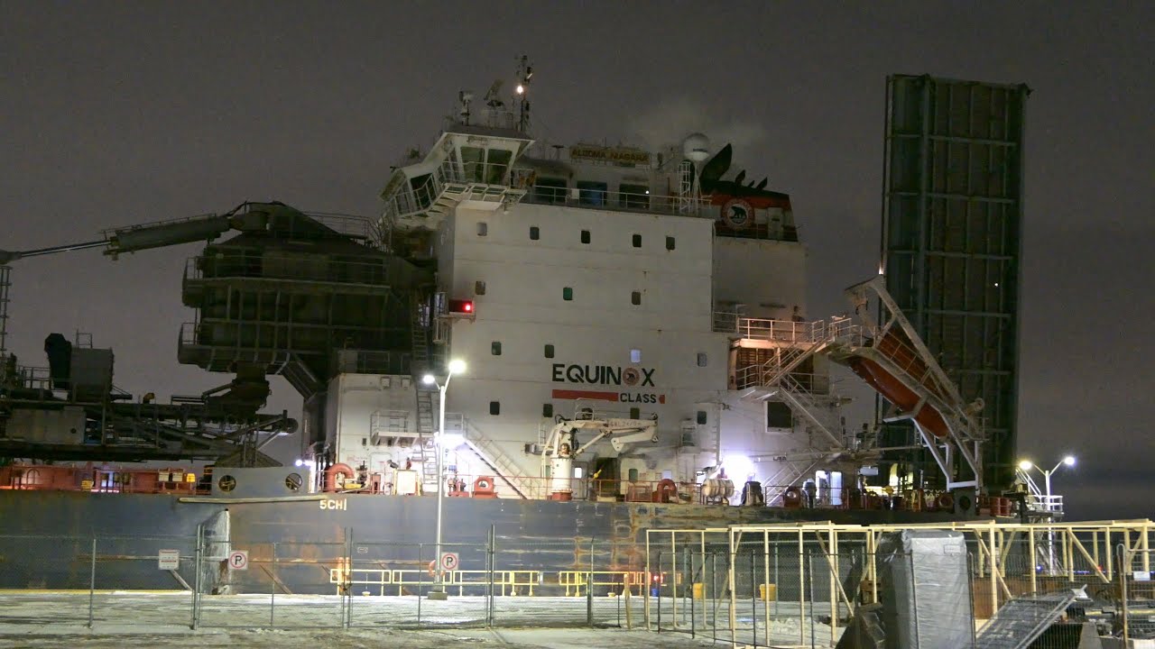 Early December 2025 Shipspotting on the Saint-Lawrence Seaway! Part 1, Algoma Niagara.