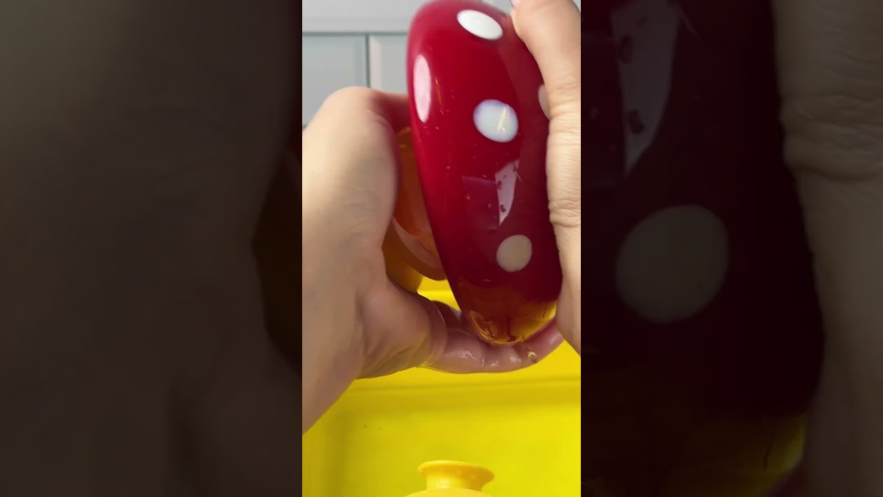 Beginner Guide - How to Clean a Bong Tokerra 🍄🫧