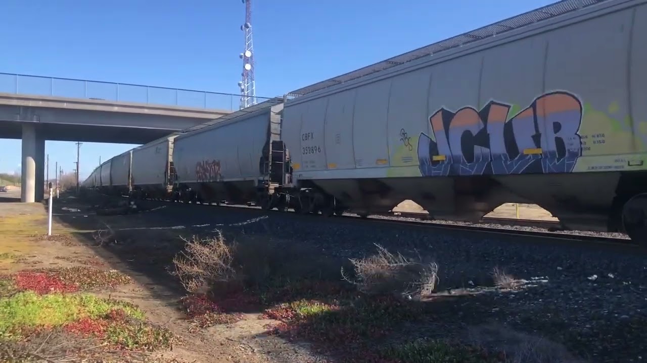 Railfanning Roseville: feat. Amtrak meets Union Pacific (2/12/26)