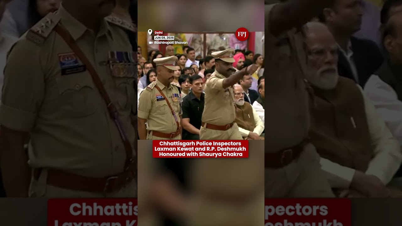 छत्तीसगढ़ पुलिस के इंस्पेक्टर लक्ष्मण केवट और आर पी देशमुख को शौर्य चक्र से सम्मानित किया गया।