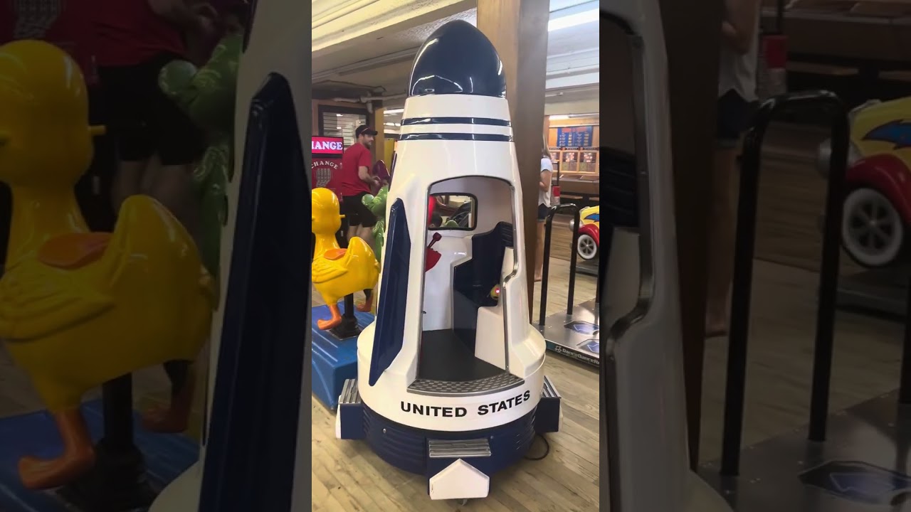 RG Mitchell 1993 NASA space rocket kiddie ride at Funarama (With Space shuttle audio) (Faulty)