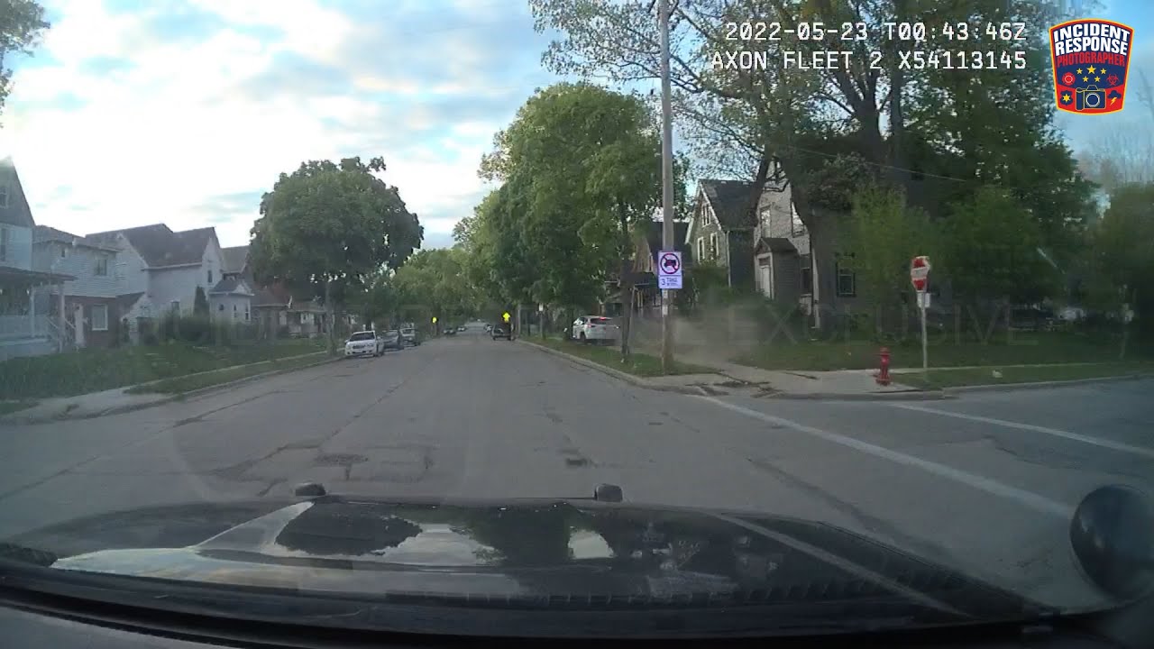 Dash Cam: Milwaukee Police Chase on Sidewalk