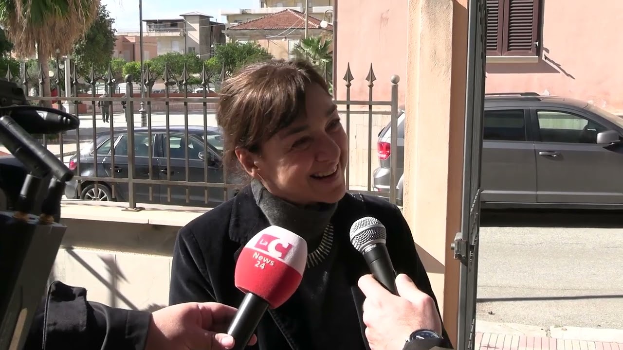 Giovani in biblioteca  . Intervista a Daria Bignardi ed al sindaco di Bova Marina Andrea Zirilli